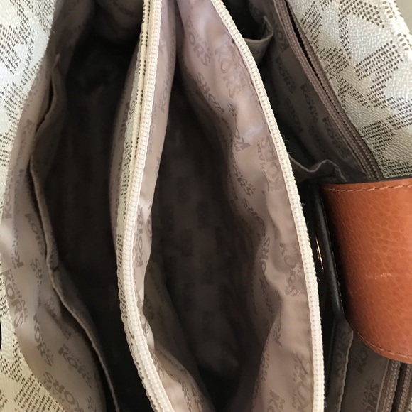 Michael Kors purse - Picture 4 of 5